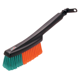 WATERFED HAND HELD VEHICLE BRUSH